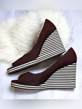 LIKE NEW✨ Michael Kors Wedges Brown and Cream Striped Heels size 36.5